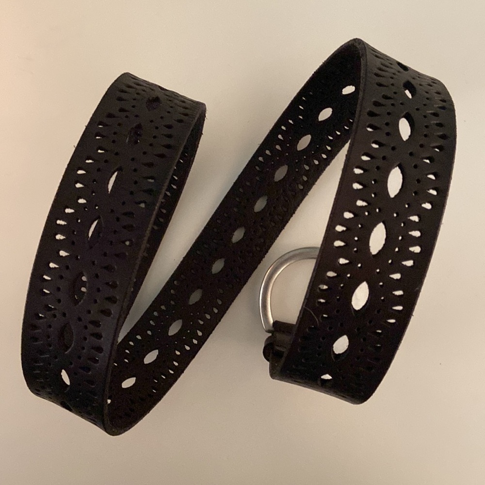 LUCKY BRAND BEACHWOOD CUT OUT BELT SIZE S